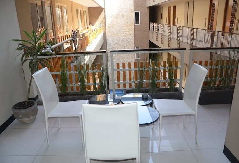 酒店 The Rivavi Legian