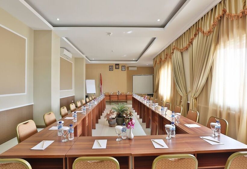 酒店 The Rivavi Legian