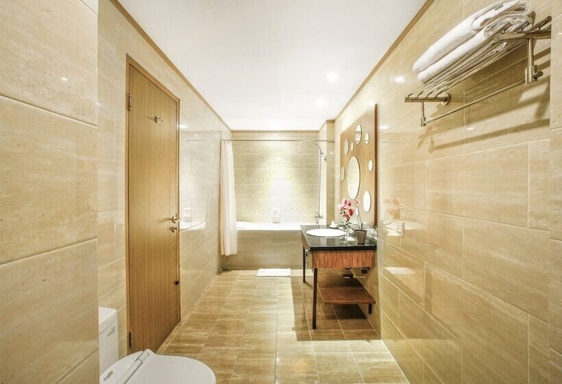 酒店 The Rivavi Legian