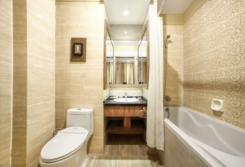 酒店 The Rivavi Legian