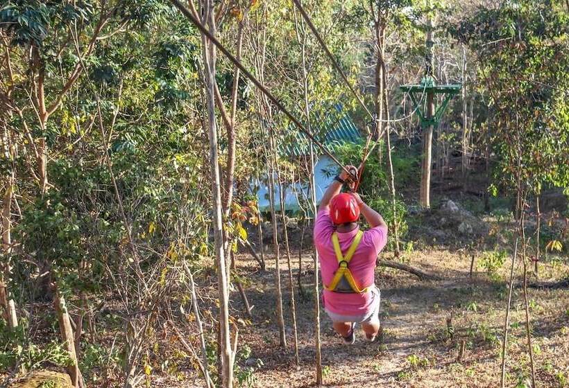 Отель Soutchai Resort