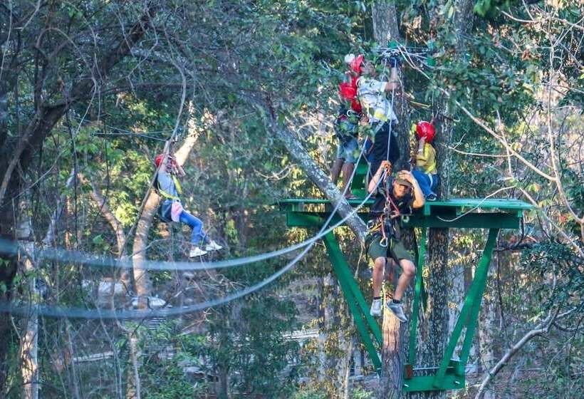 Отель Soutchai Resort