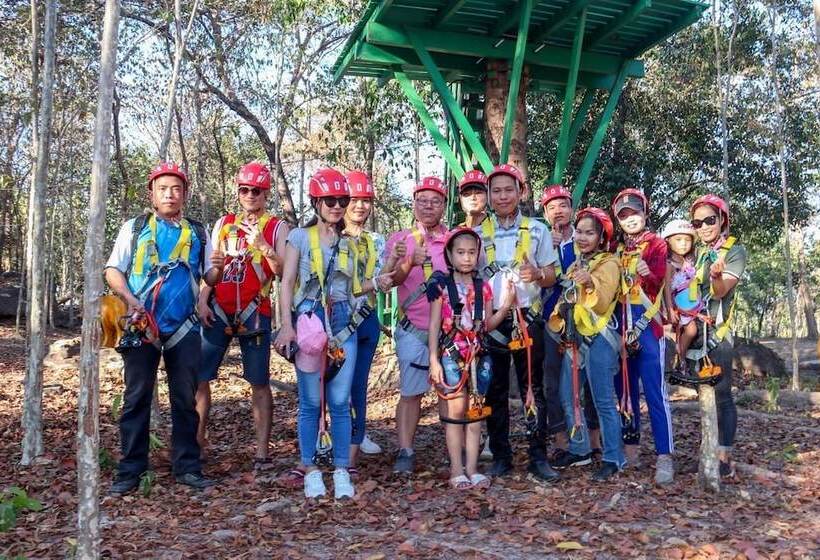 Отель Soutchai Resort