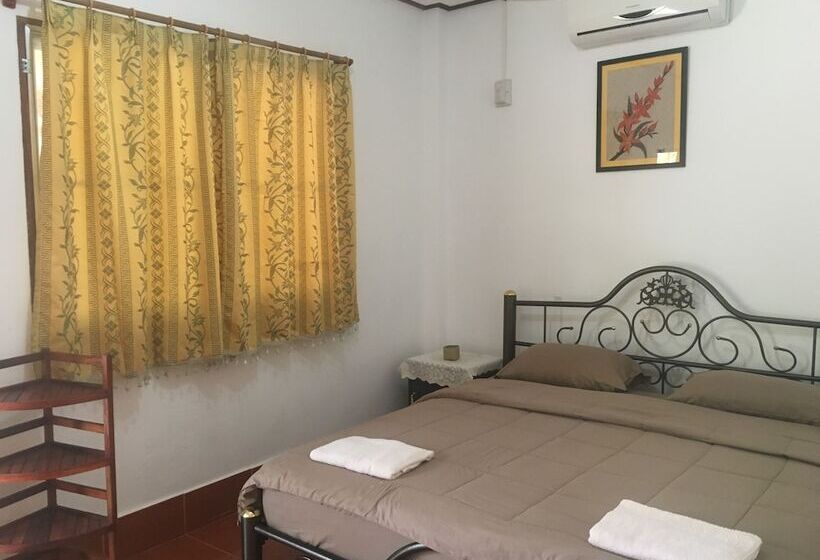 Отель Soutchai Resort