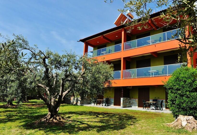 בית מלון כפרי Sunday Summer Resort