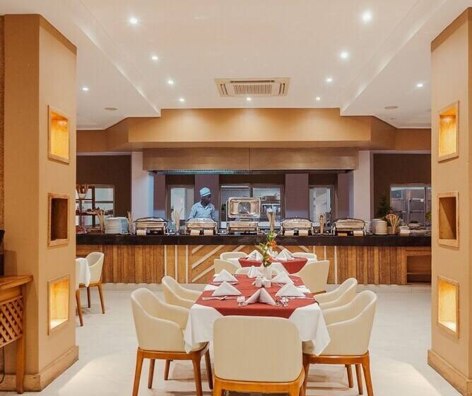 فندق Tanga Beach Resort & Spa