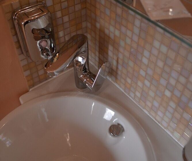 בית מלון כפרי The Old Times