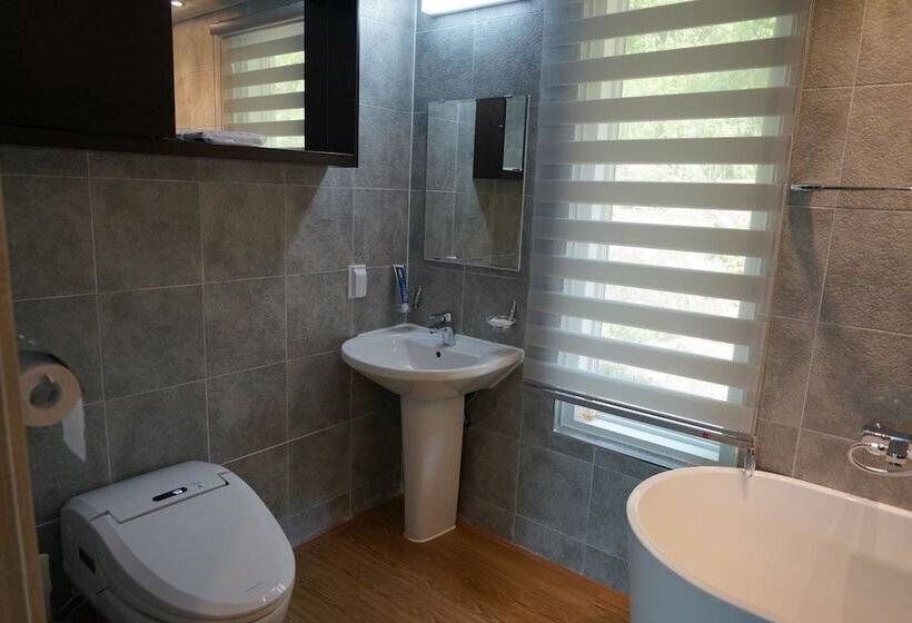 Moonlight Village Pension