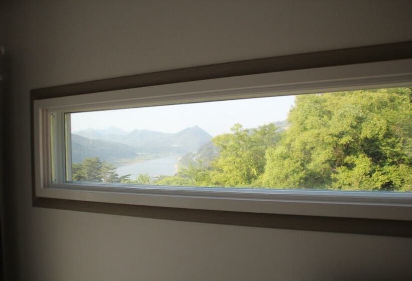 Moonlight Village Pension