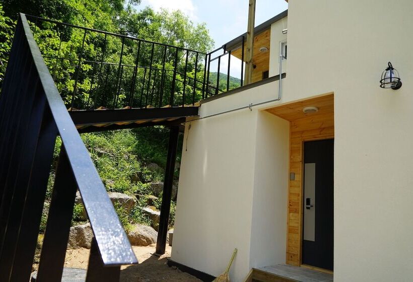 Moonlight Village Pension