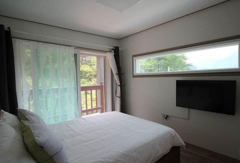 Moonlight Village Pension