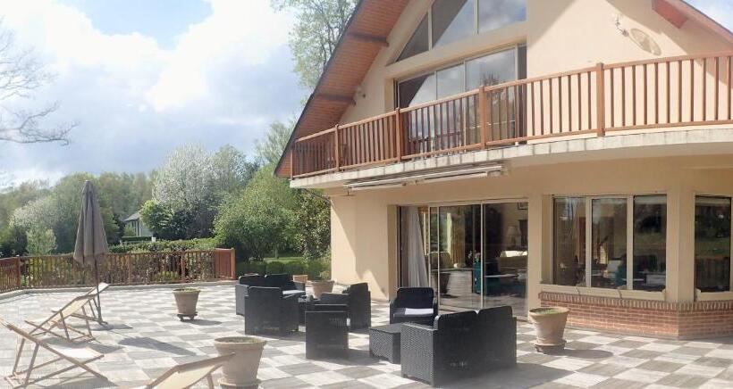 بنسيون Au Charme Du Lac Piscine Chauffé Proche Parc Et Restaurant Du Casino