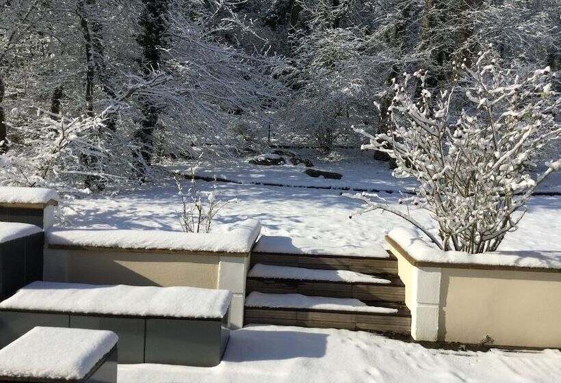 펜션 Au Petit Nid De Valaine