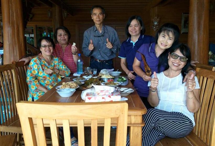 פנסיון Huanmaisakngam Resort