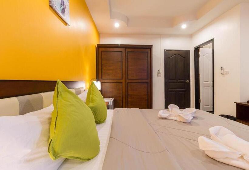 Pensión Samed Big Tree