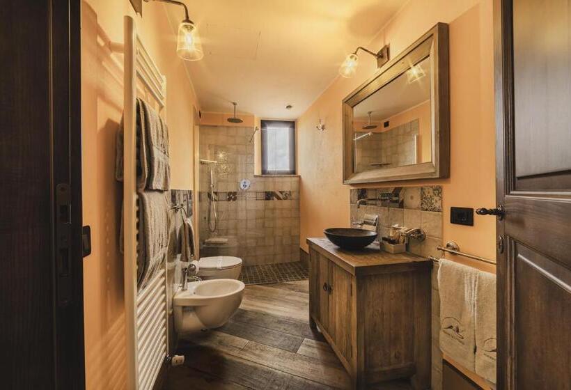 Podere Val D Orcia  Tuscany Equestrian