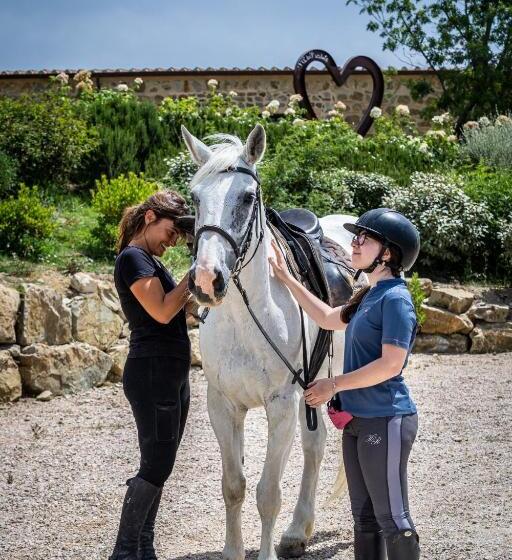 Podere Val D Orcia  Tuscany Equestrian
