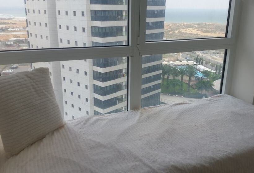 Prince Palace Netanya South Beach