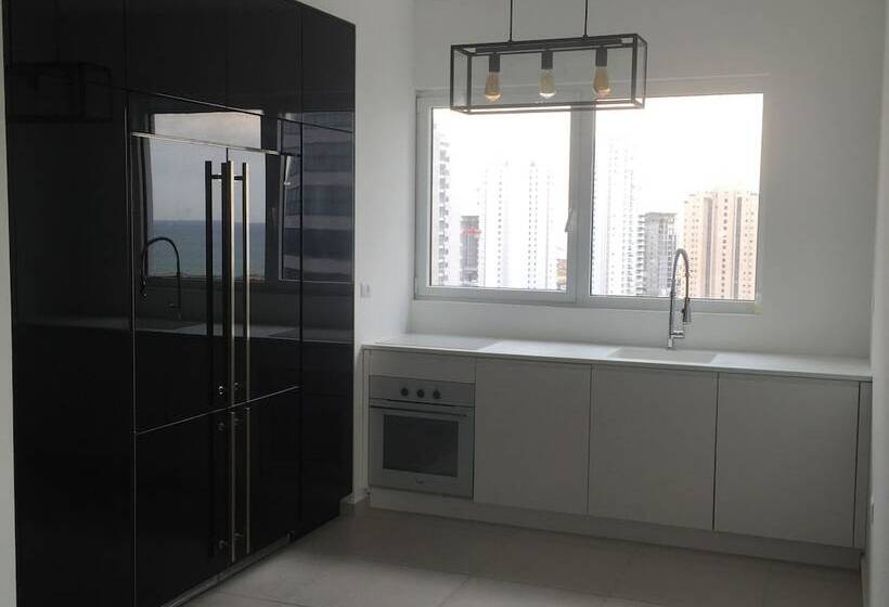 Prince Palace Netanya South Beach