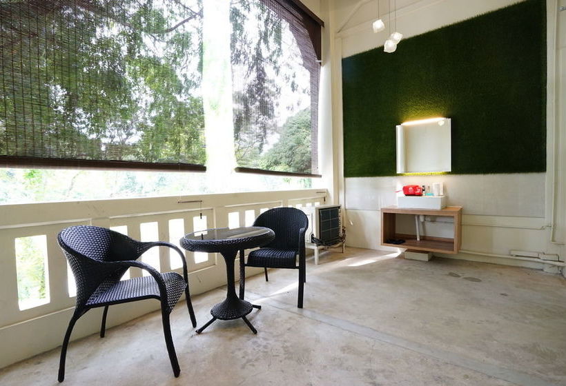 هتل Zen Rooms Changi Village