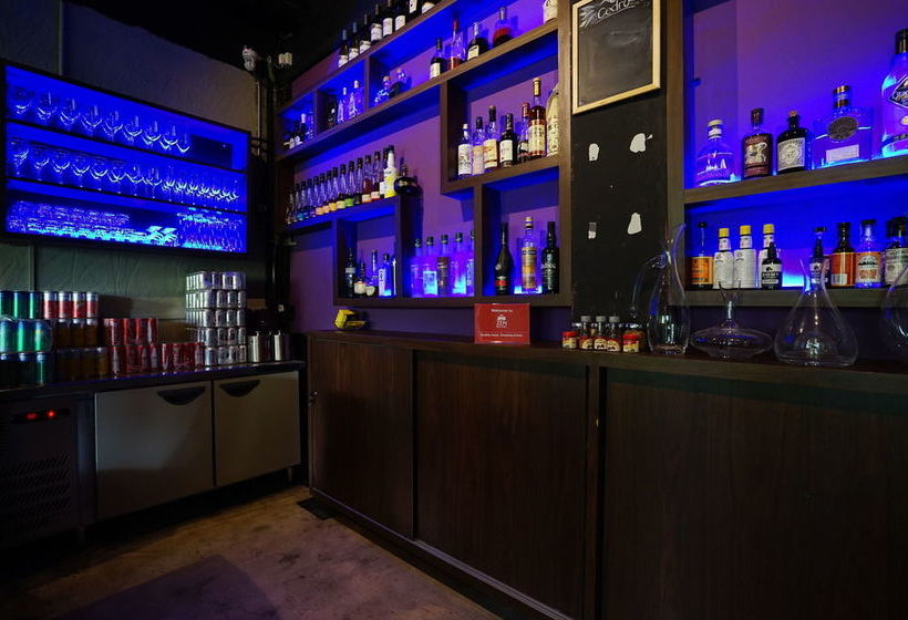 هتل Zen Rooms Changi Village