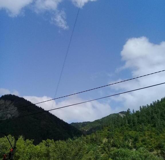 تختخواب و صبحانه Elmira