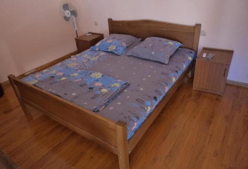 تختخواب و صبحانه Elmira