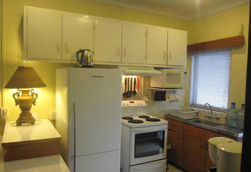 Captain Cook Apartments