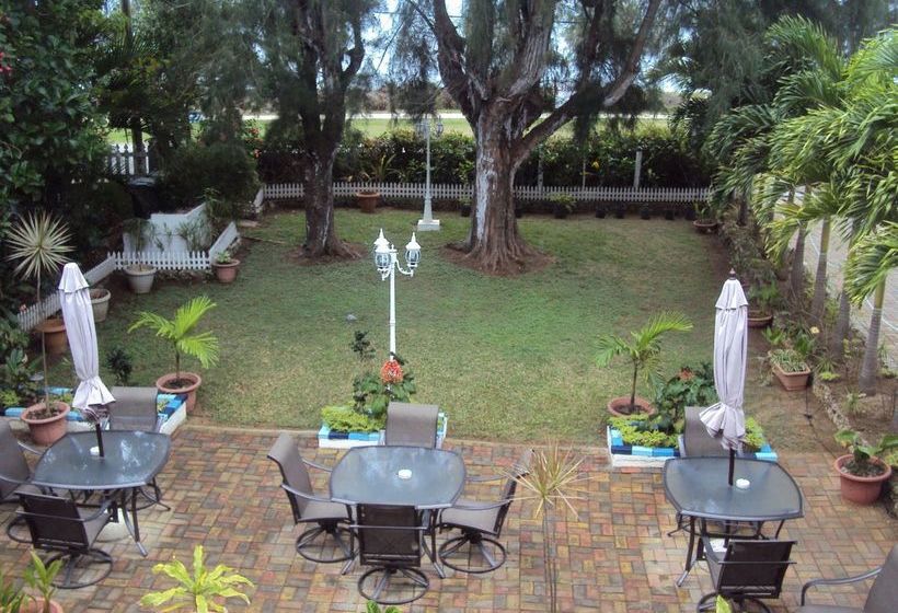 Captain Cook Apartments