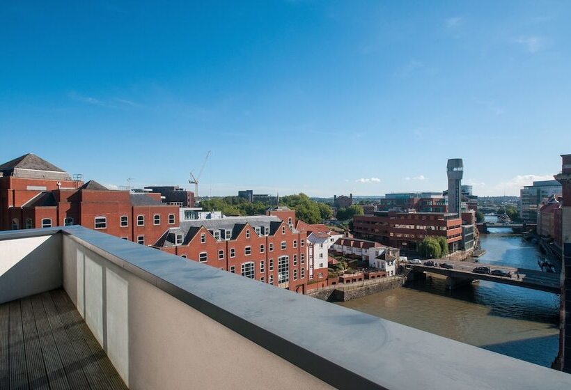 Cleyro Serviced Apartments Finzels Reach