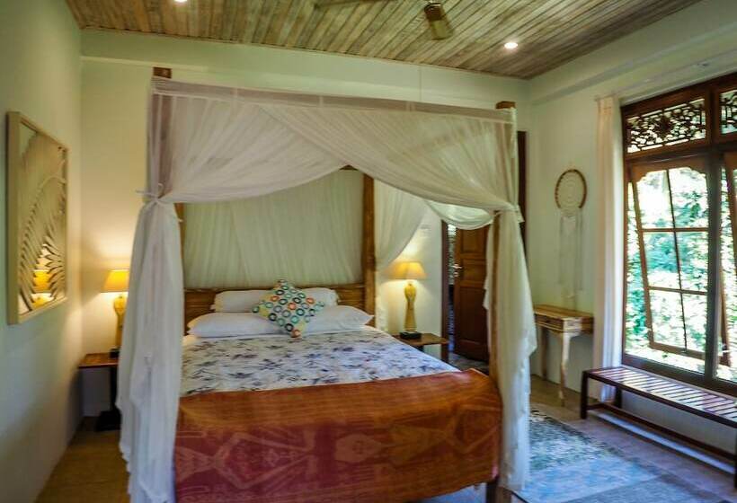 Devi's Place Tejakula