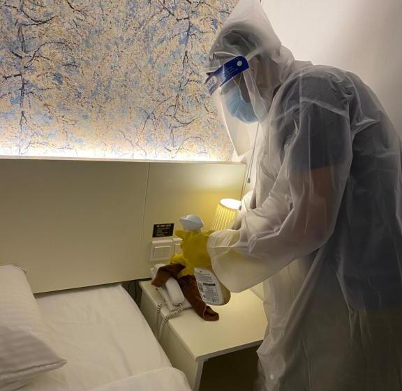 Отель 52 The Grace