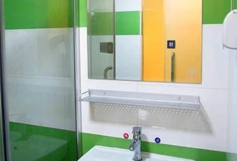 בית מלון כפרי 7days Inn Huai An Zhou Enlai Memorial Museum Branch