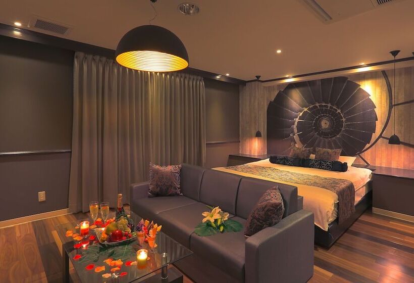 בית מלון כפרי A La Mode   Adult Only