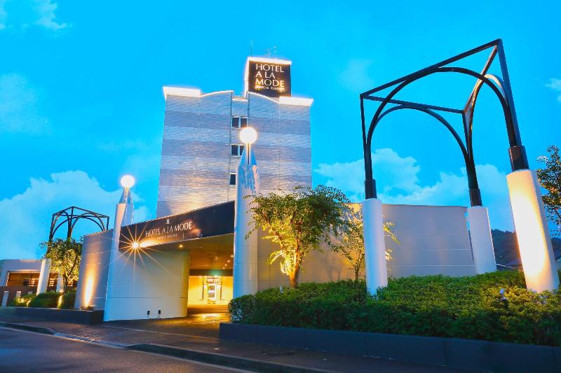 בית מלון כפרי A La Mode   Adult Only