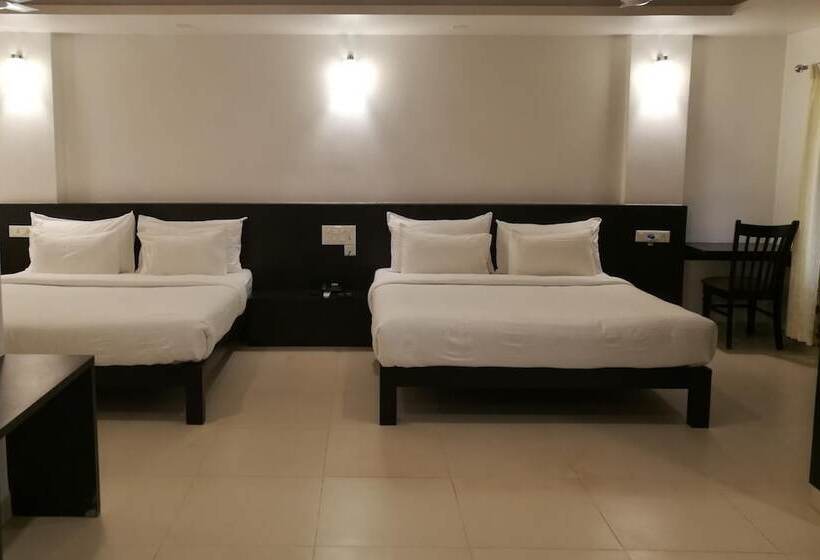 בית מלון כפרי Amrut Aura