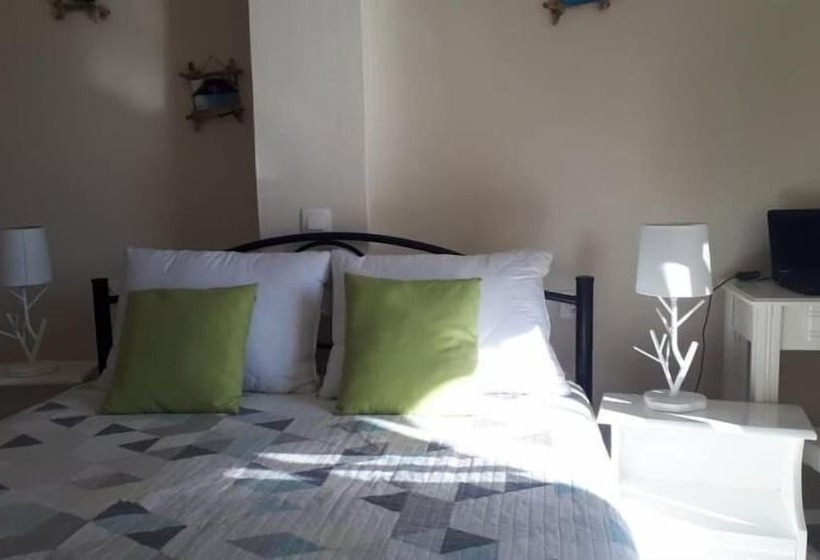 בית מלון כפרי Asprokavos Beach Apartment