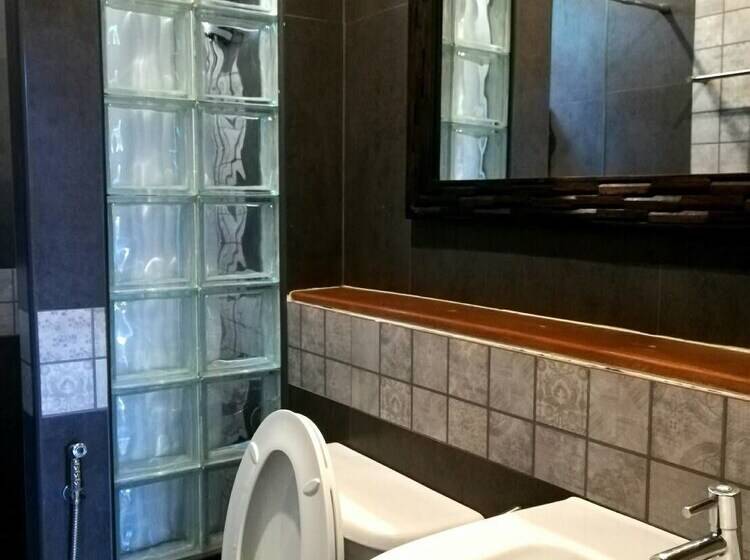 酒店 Baan Phuchalianglom