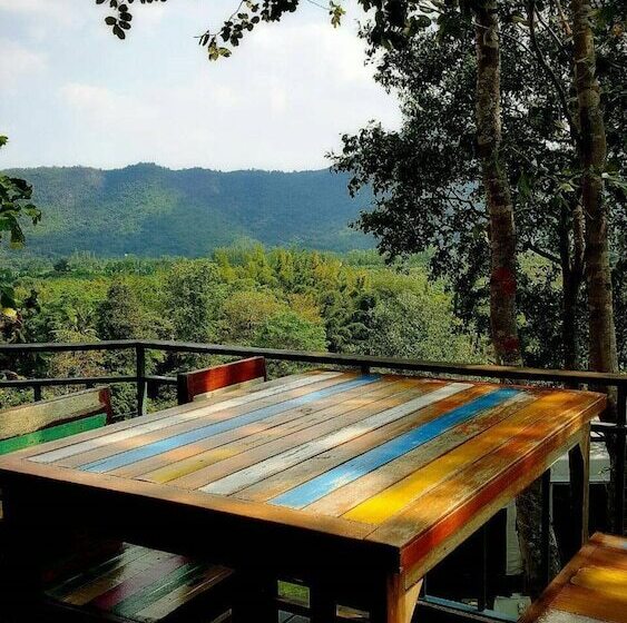 Отель Baan Phuchalianglom