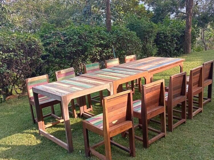 Отель Baan Phuchalianglom