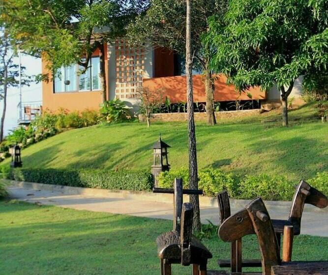 酒店 Baan Phuchalianglom