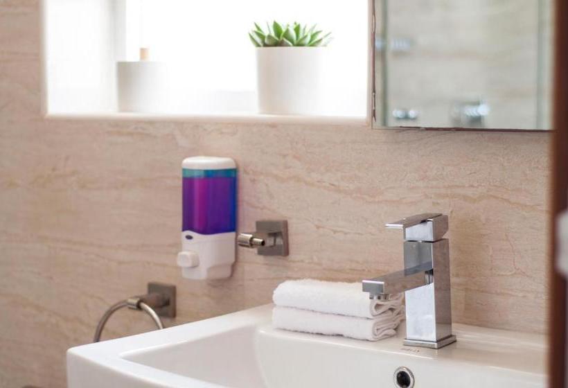 هتل Blubay Apartments