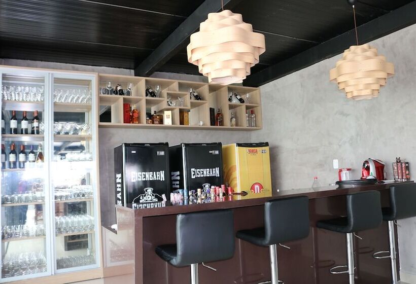 酒店 Bristol Aline