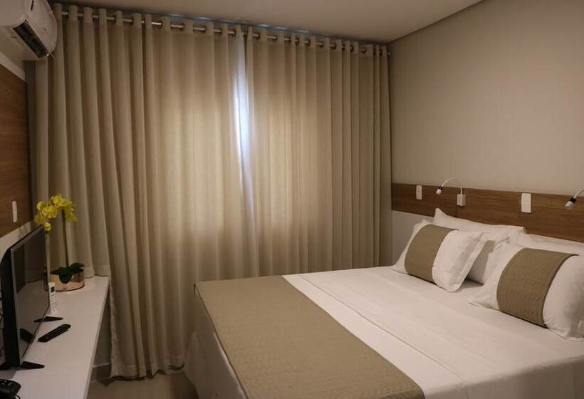 酒店 Bristol Aline