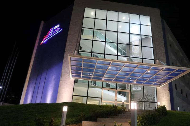 酒店 Bristol Aline