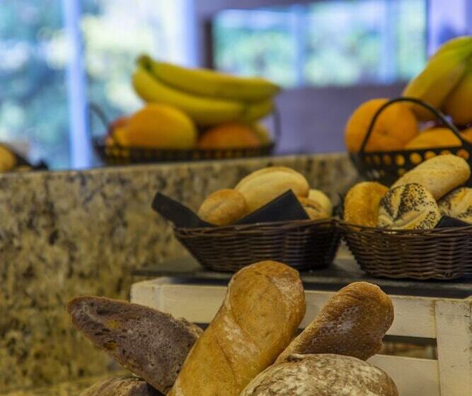 Отель Capital Bellet