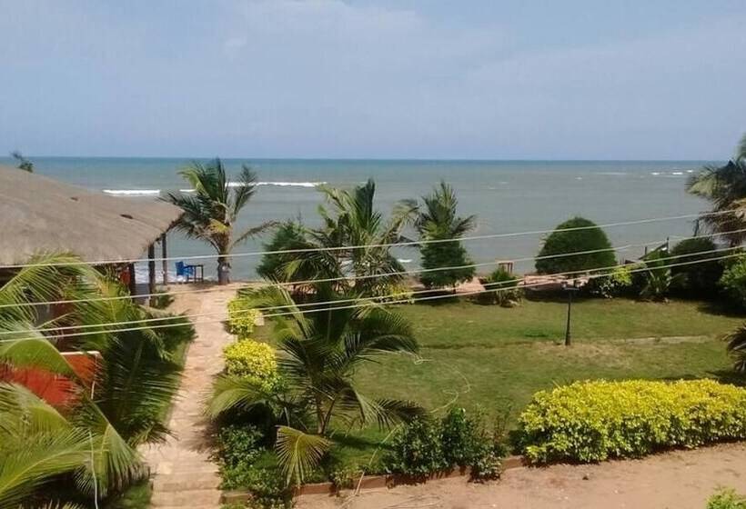 هتل Coconut Pointe Villa & Beach Resort