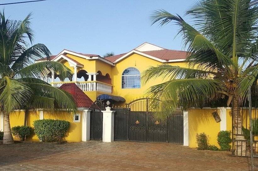 هتل Coconut Pointe Villa & Beach Resort