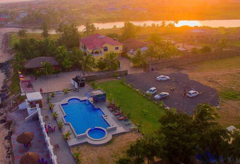 هتل Coconut Pointe Villa & Beach Resort