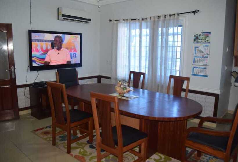 هتل Coconut Pointe Villa & Beach Resort